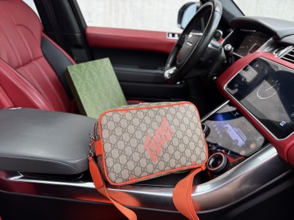 Gucci GG Canvas Messenger Bag Orange view 3