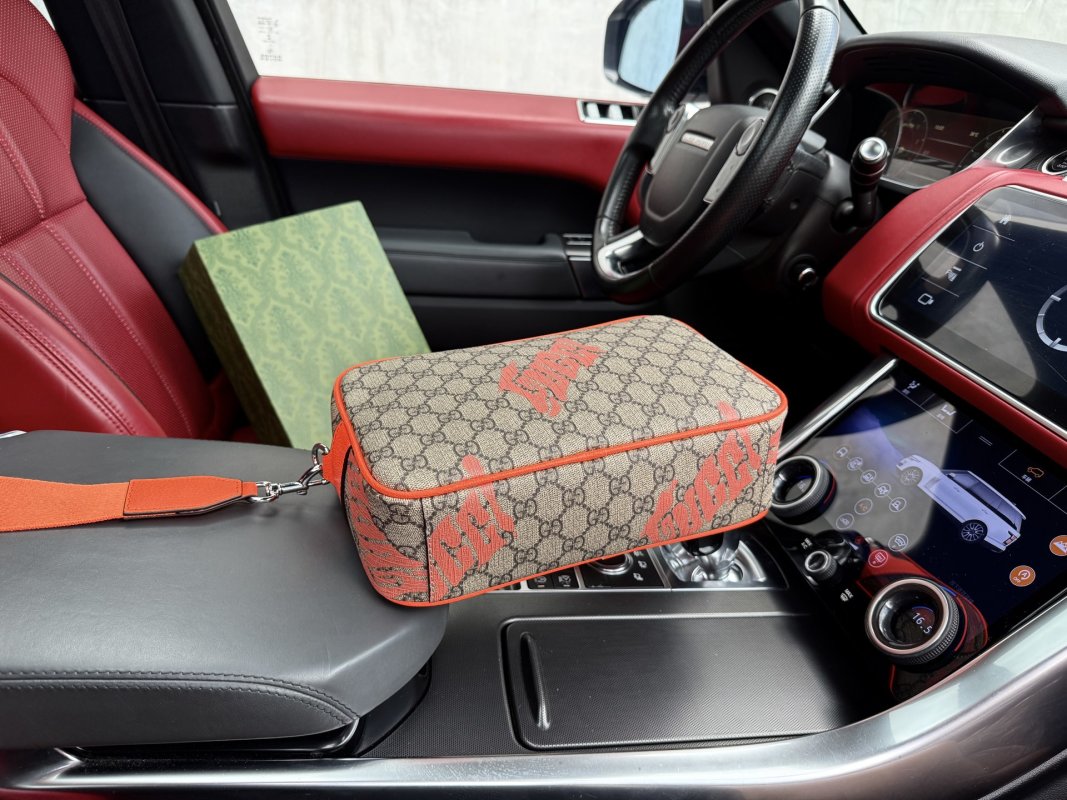 Gucci GG Canvas Messenger Bag Orange view