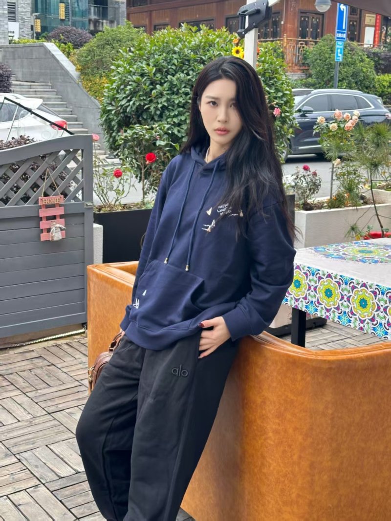 Alo Black Wide-Leg Sweatpants view