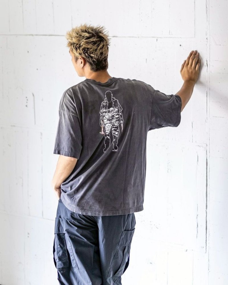 Charcoal Figure Graphic Short Sleeve T-Shirt