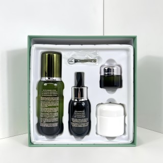 La Mer 4-Piece Repair Skincare Gift Set view 4