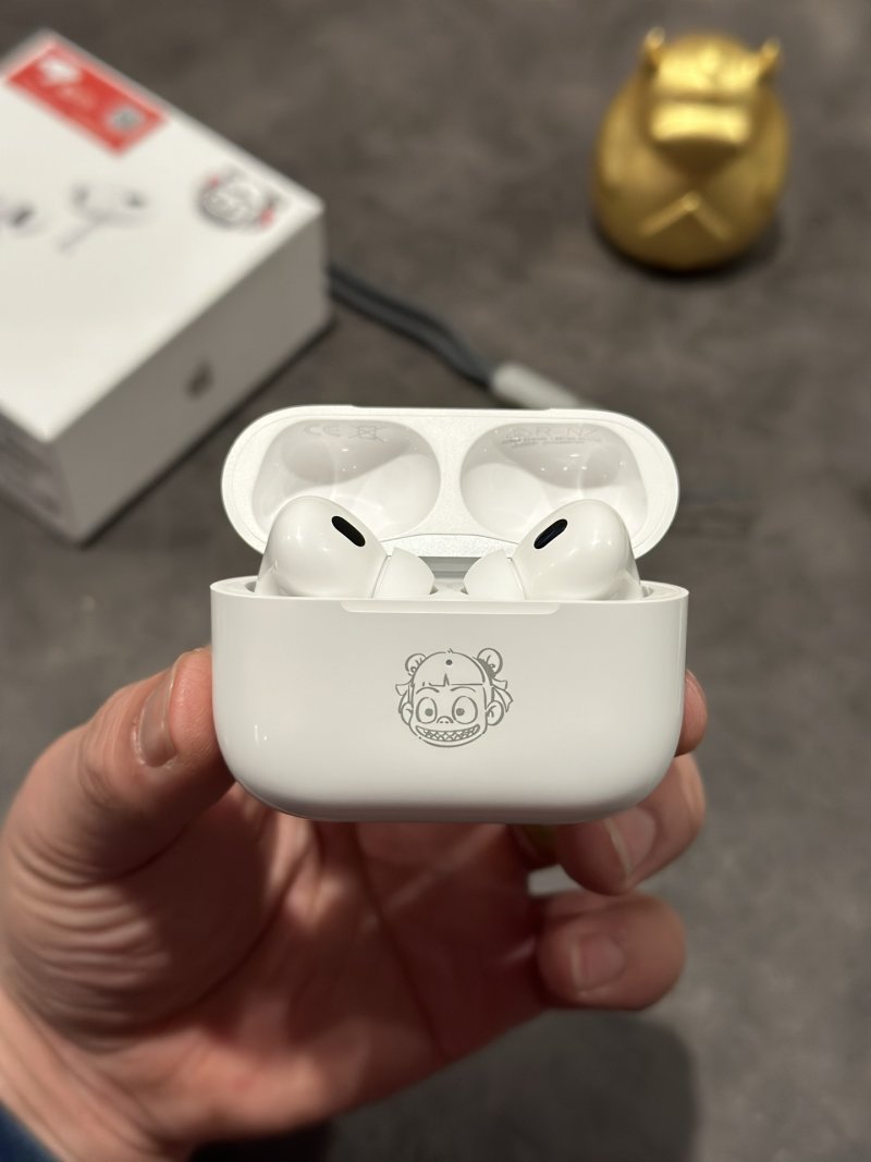 Apple AirPods Pro 2 Animated Character Edition White view
