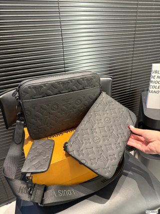 Louis Vuitton 3-in-1 Modular Messenger Bag - Black view 2