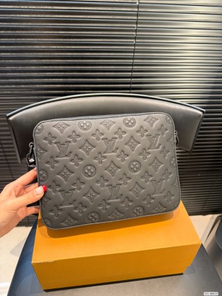 Louis Vuitton 3-in-1 Modular Messenger Bag - Black view 6