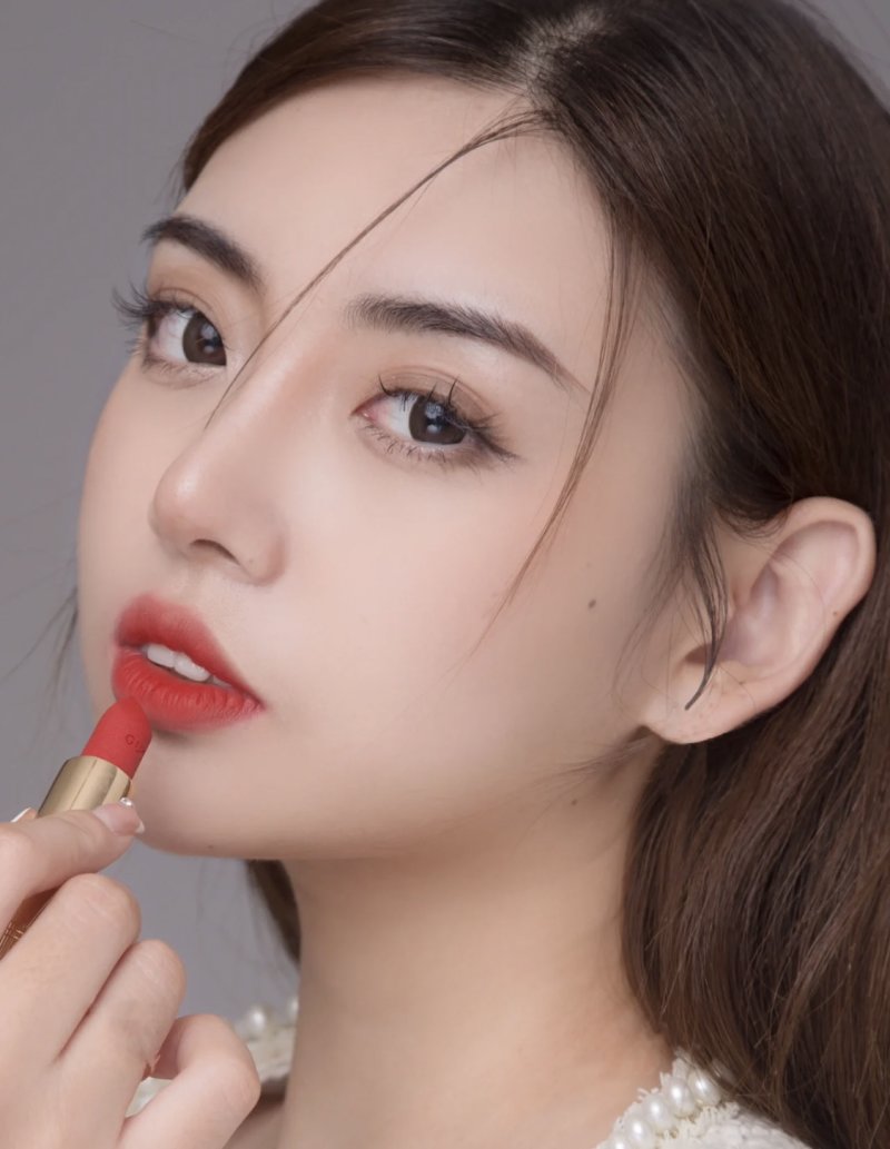 Gucci Beauty #25 Vintage Red Lipstick
