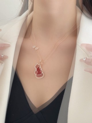 Red Crystal Pear-Shaped Pendant Necklace with Bow Chain