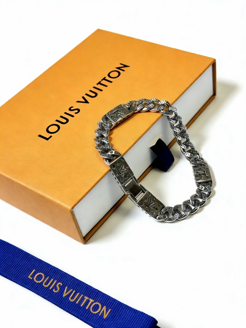 Louis Vuitton LV Cuban Chain Silver Bracelet view