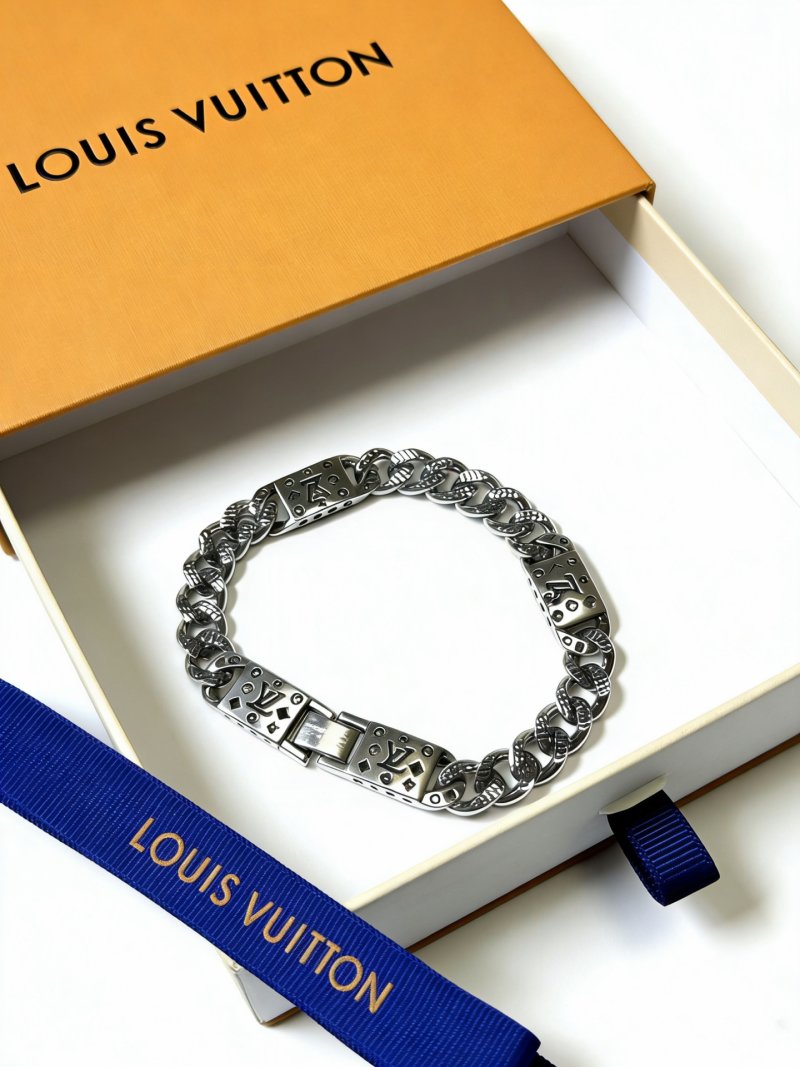 Louis Vuitton LV Cuban Chain Silver Bracelet view