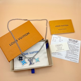 Louis Vuitton Instinct Enamelled Charm Necklace Silver view 3