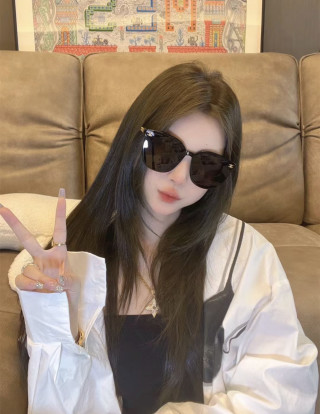 Chanel Pilot Sunglasses Black Gold view 2