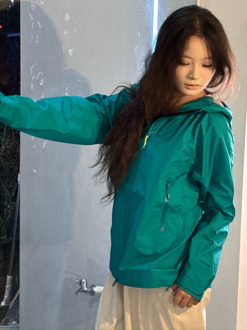 Kaerlae M8 Stand Collar Windbreaker Jacket Light Cloud Gray view