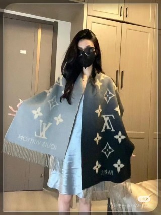 Louis Vuitton Gradient Monogram Cashmere Tassel Scarf Black