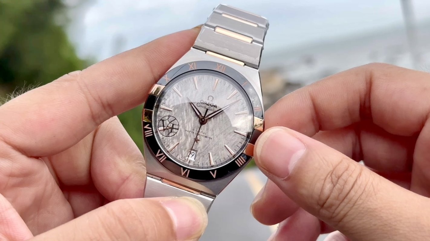 Omega Constellation 41mm Steel Bracelet Watch - Silver Dial