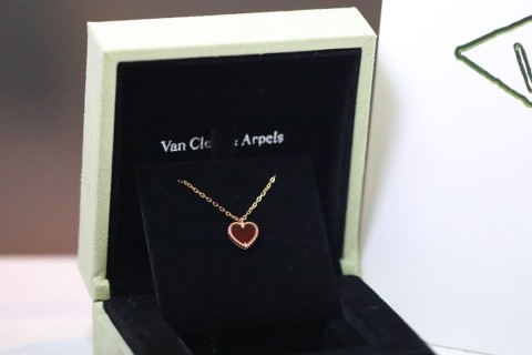 Van Cleef & Arpels Rose Gold Heart Pendant Necklace view 9