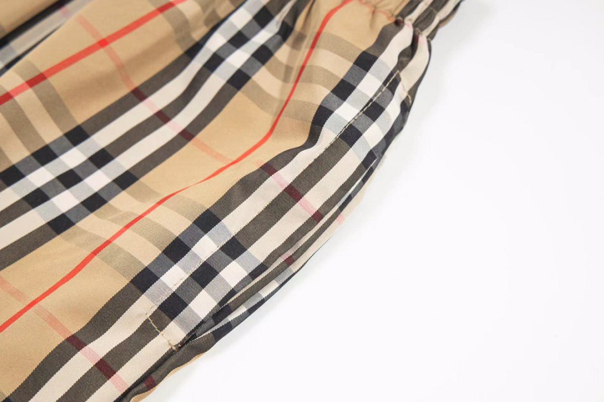 Burberry Check Plaid Shorts Beige Black Red view