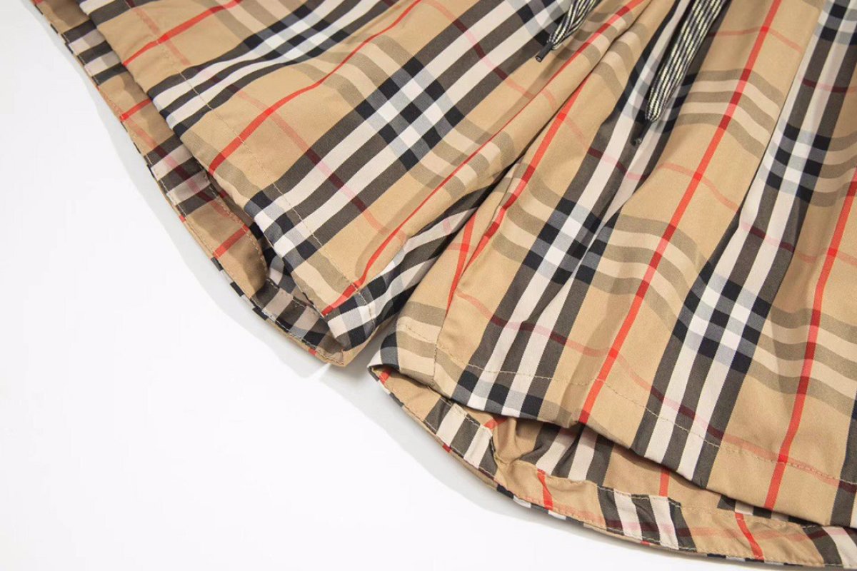 Burberry Check Plaid Shorts Beige Black Red view