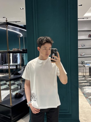 Gucci White Script Logo Short Sleeve T-Shirt view 2