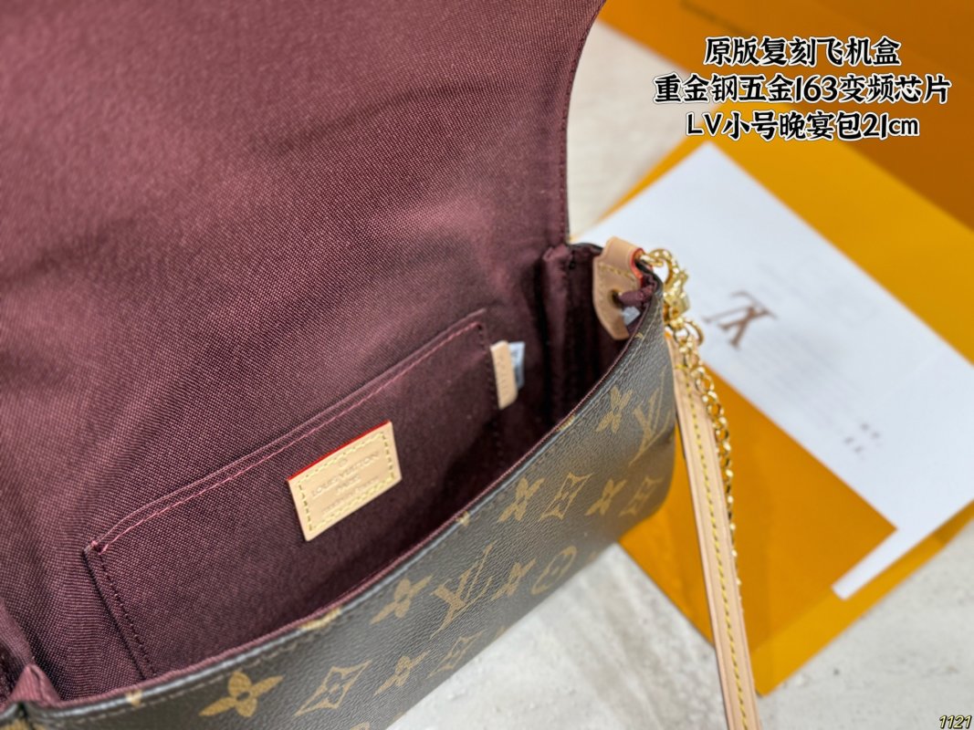 Louis Vuitton Monogram Evening Clutch Bag Small 21cm view