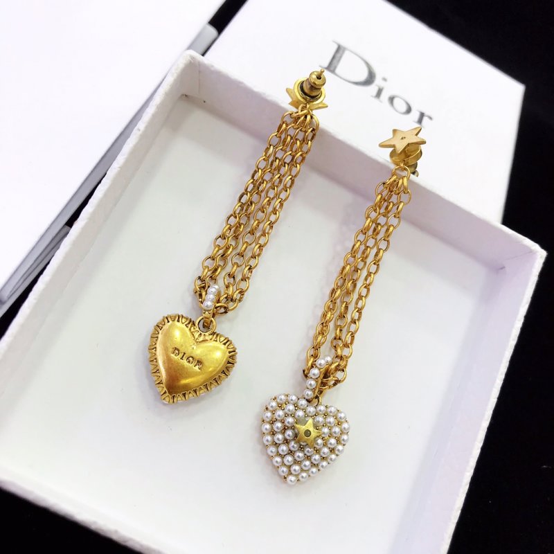 Dior Heart Pearl Drop Earrings Gold view