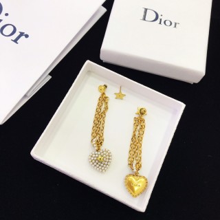 Dior Heart Pearl Drop Earrings Gold view 8
