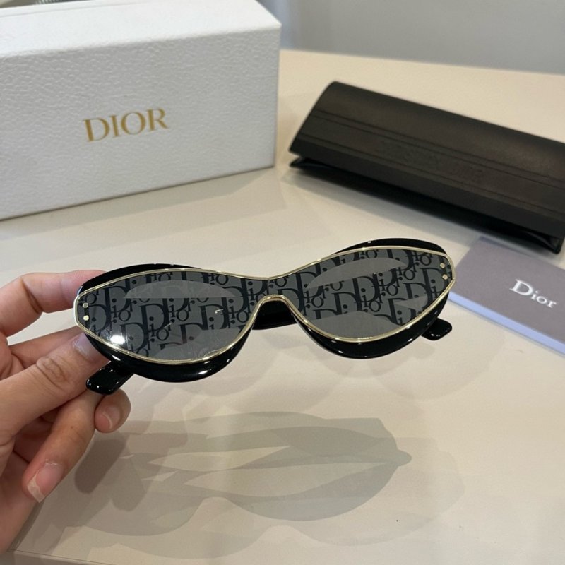 Dior DiorPacific S1U Black & Gold Oval Sunglasses view