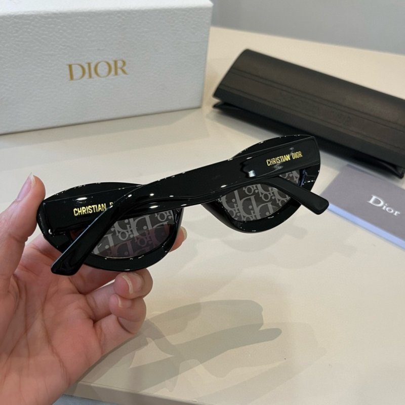 Dior DiorPacific S1U Black & Gold Oval Sunglasses view