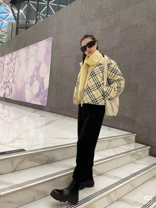 Burberry Checked Puffer Down Jacket - Cream & Black view 9