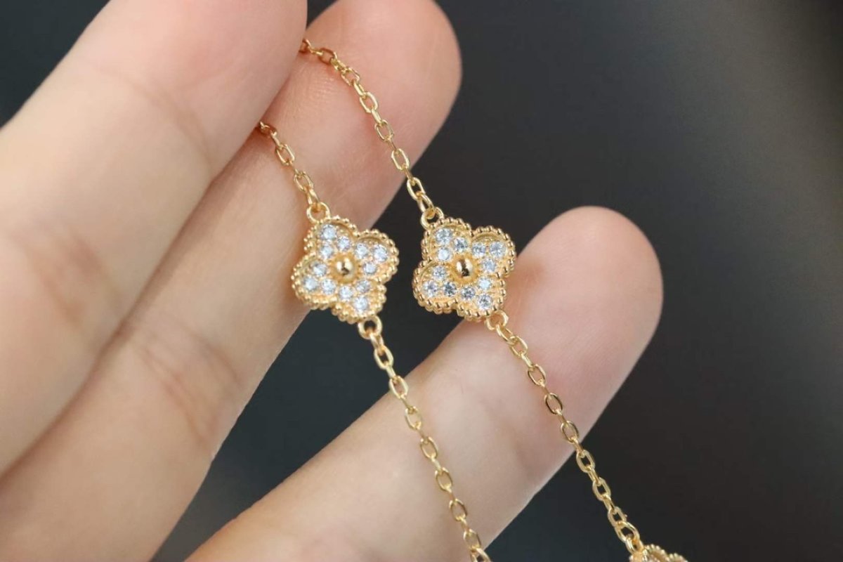 Van Cleef & Arpels Vintage Alhambra Diamond Clover Bracelet Gold view