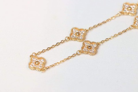 Van Cleef & Arpels Vintage Alhambra Diamond Clover Bracelet Gold view 7