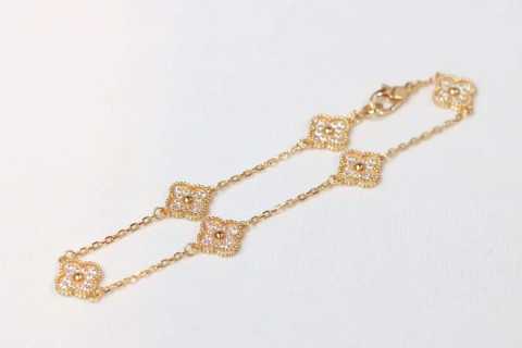Van Cleef & Arpels Vintage Alhambra Diamond Clover Bracelet Gold view 9