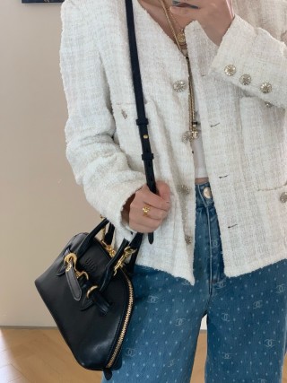 Miu Miu Shell Top-Handle Bag Black 28cm