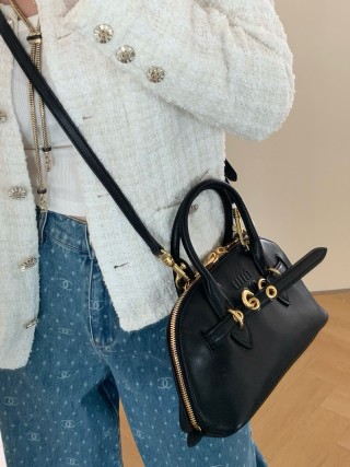 Miu Miu Shell Top-Handle Bag Black 28cm view 4