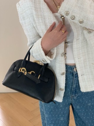 Miu Miu Shell Top-Handle Bag Black 28cm view 6
