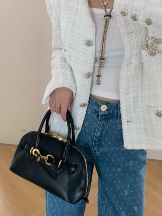 Miu Miu Shell Top-Handle Bag Black 28cm view 7