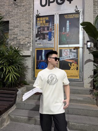 Moncler White Graphic Logo T-Shirt view 4