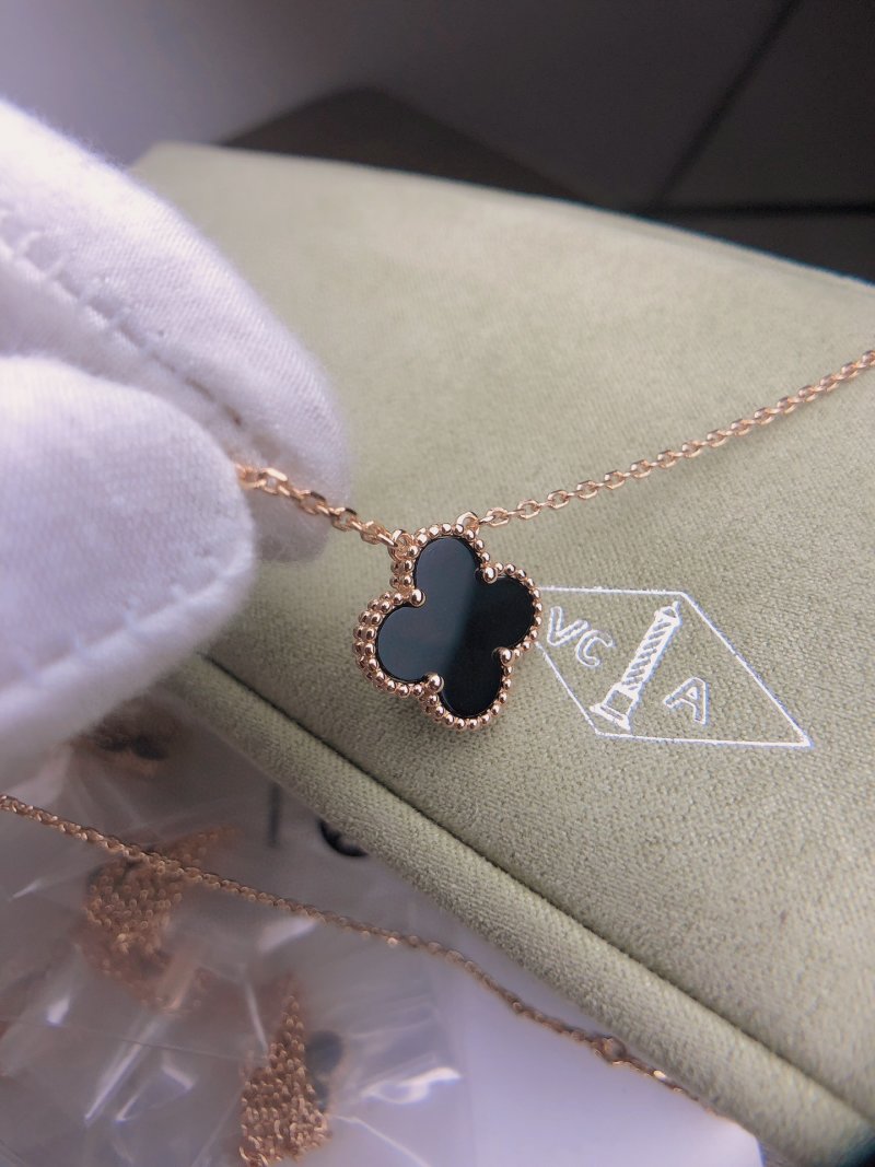 Van Cleef & Arpels Four Leaf Clover Black Onyx Rose Gold Necklace