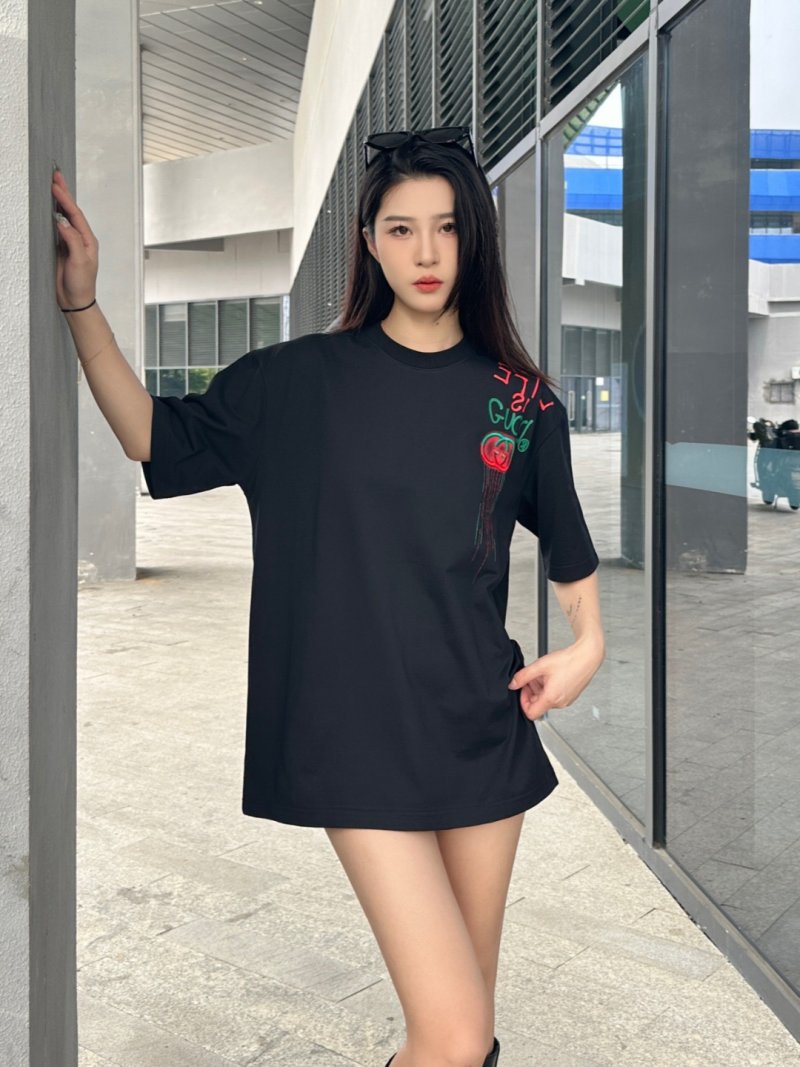 Gucci GG Embroidered Black T-Shirt view