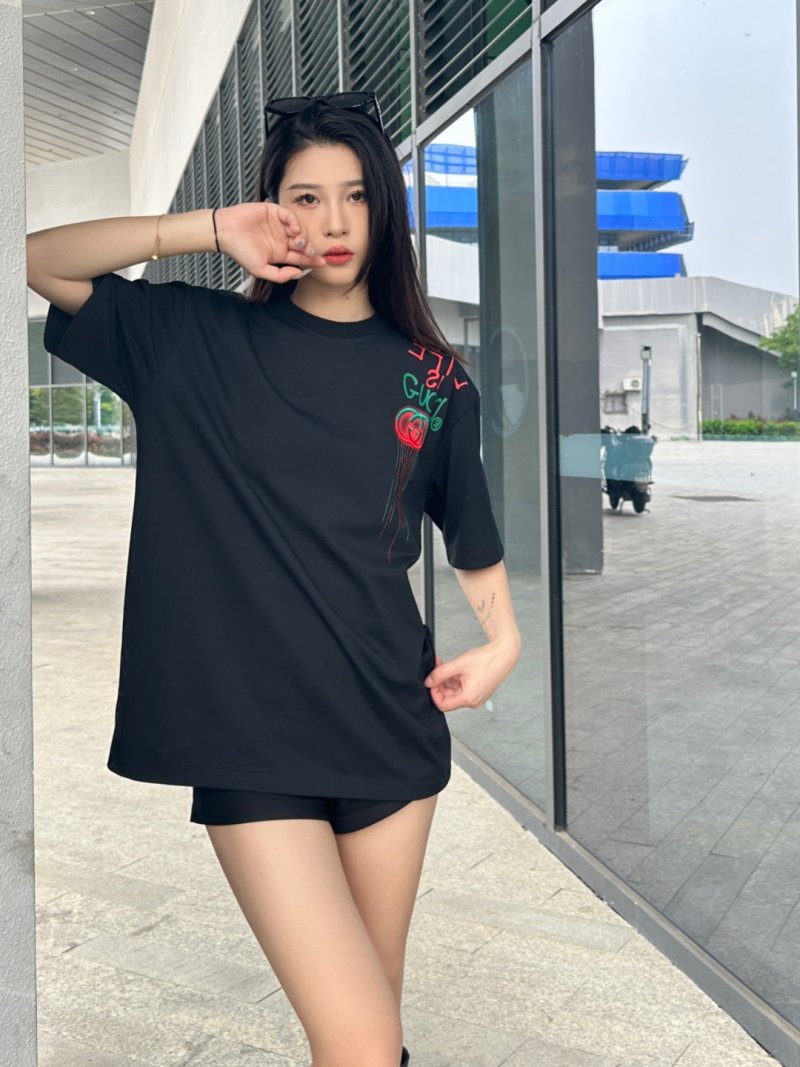 Gucci GG Embroidered Black T-Shirt view