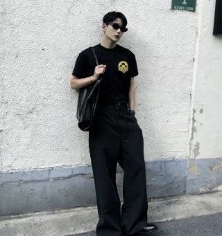 Louis Vuitton Black Yellow Logo Short Sleeve T-Shirt view 7