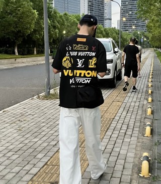 Louis Vuitton Black Yellow Logo Short Sleeve T-Shirt view 9