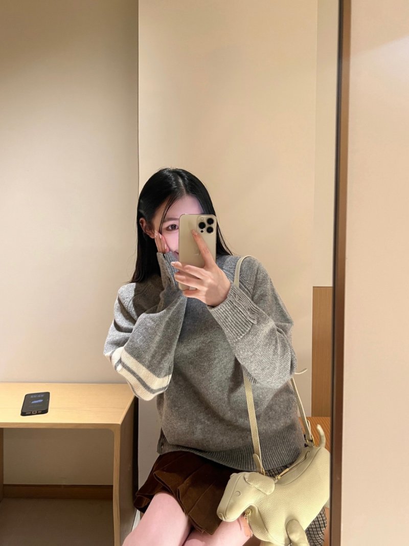 Thom Browne 4-Bar Wool Crew Neck Sweater Grey view