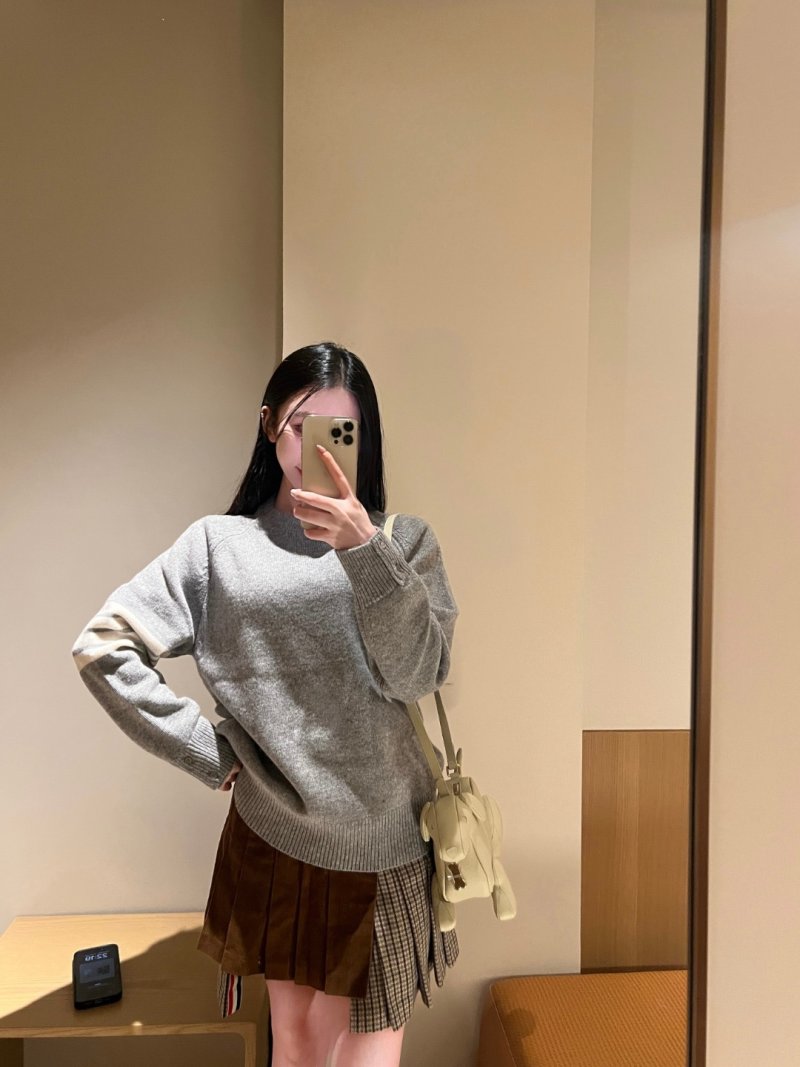 Thom Browne 4-Bar Wool Crew Neck Sweater Grey view