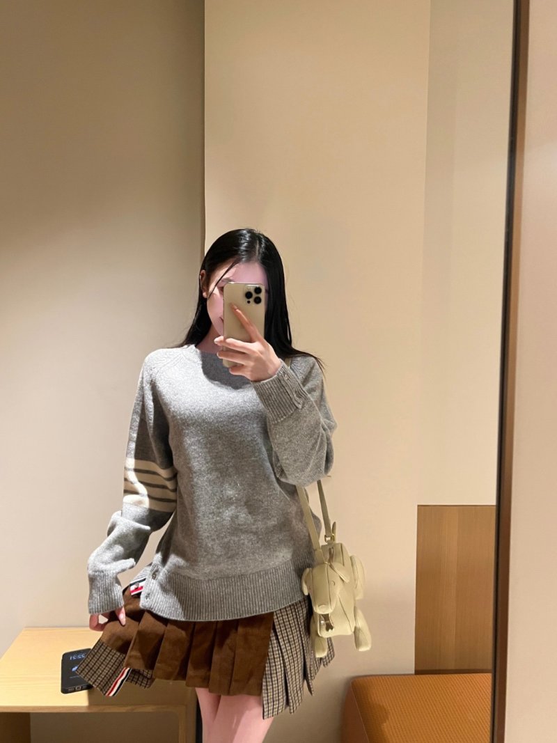 Thom Browne 4-Bar Wool Crew Neck Sweater Grey view