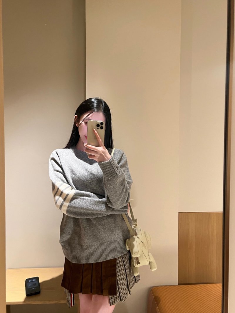Thom Browne 4-Bar Wool Crew Neck Sweater Grey view