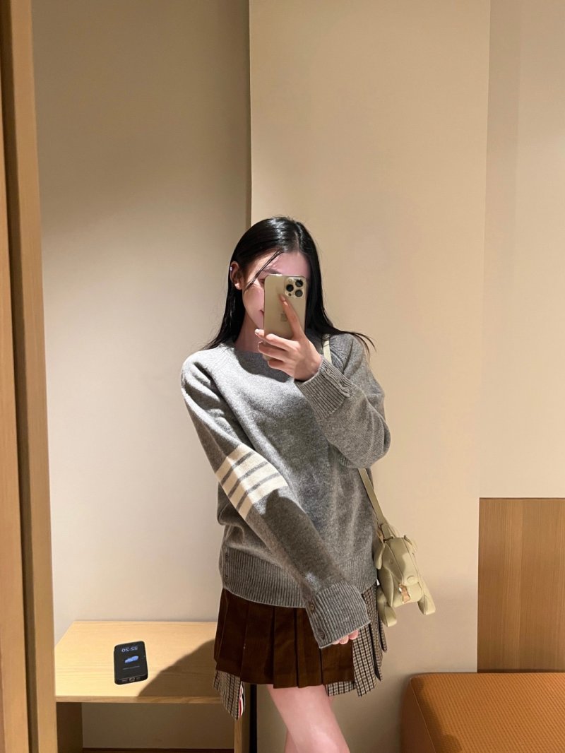 Thom Browne 4-Bar Wool Crew Neck Sweater Grey view