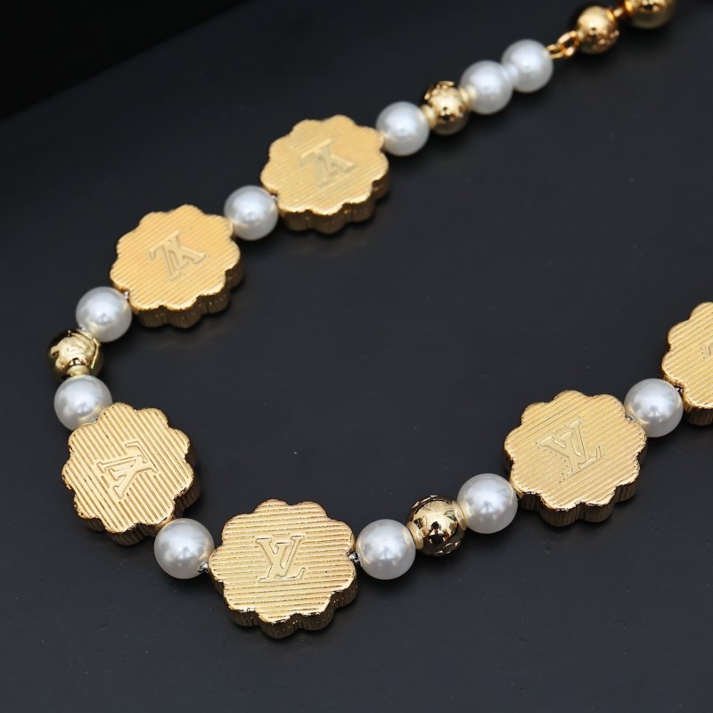 Louis Vuitton Gold Floral Glass Bead Necklace Red Pearl view