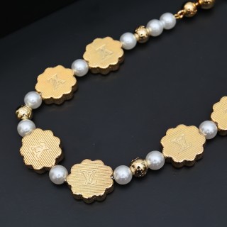 Louis Vuitton Gold Floral Glass Bead Necklace Red Pearl view 4