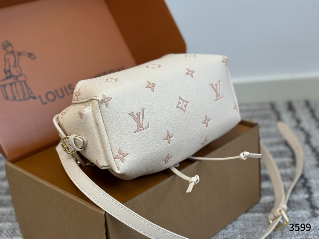 Louis Vuitton Monogram Canvas Cream Shoulder Bag view
