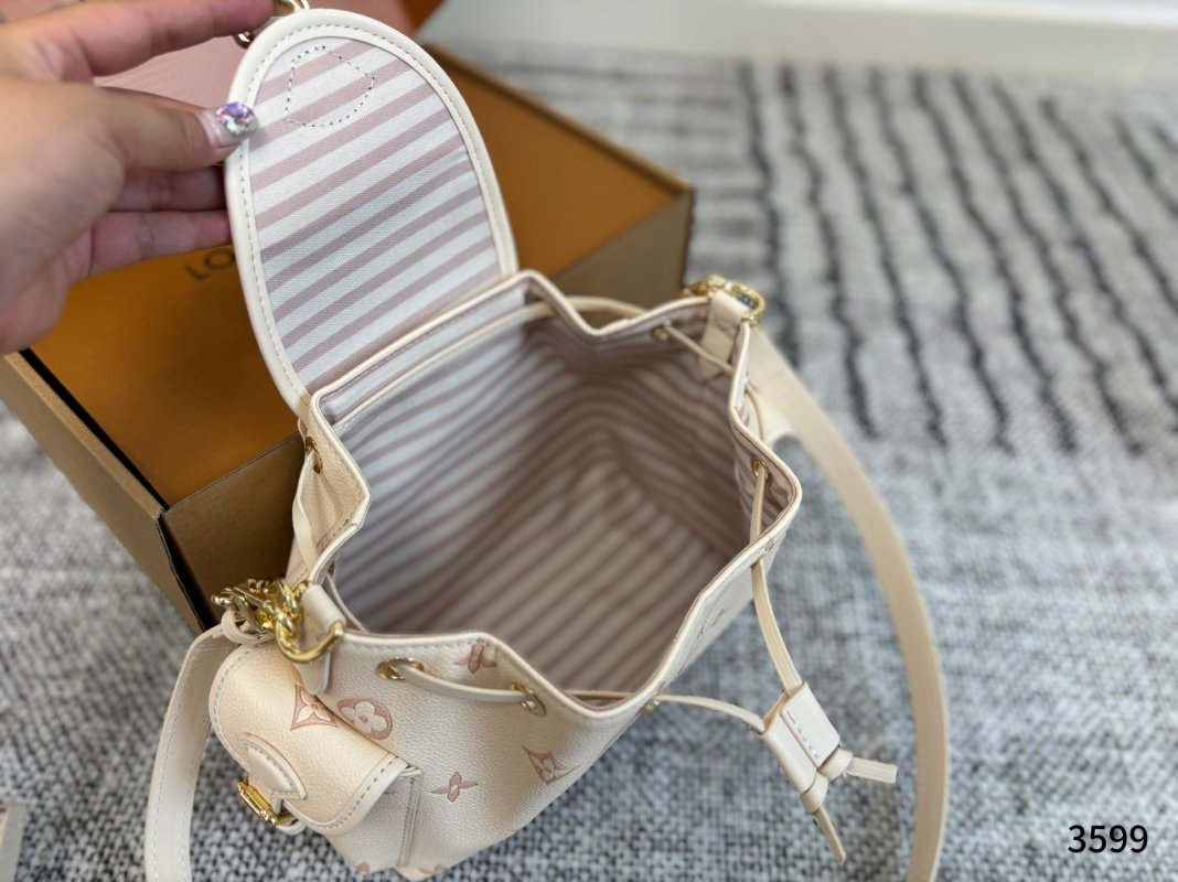 Louis Vuitton Monogram Canvas Cream Shoulder Bag view