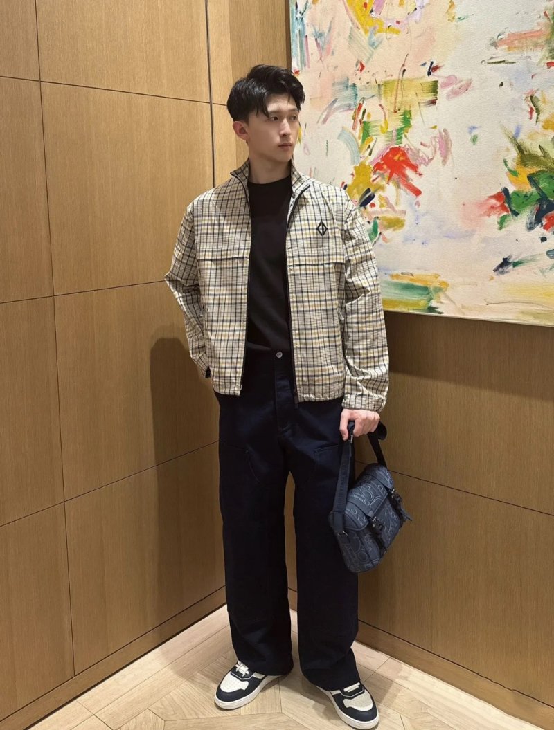 Cream & Navy Plaid Zip-Up Overshirt Jacket view